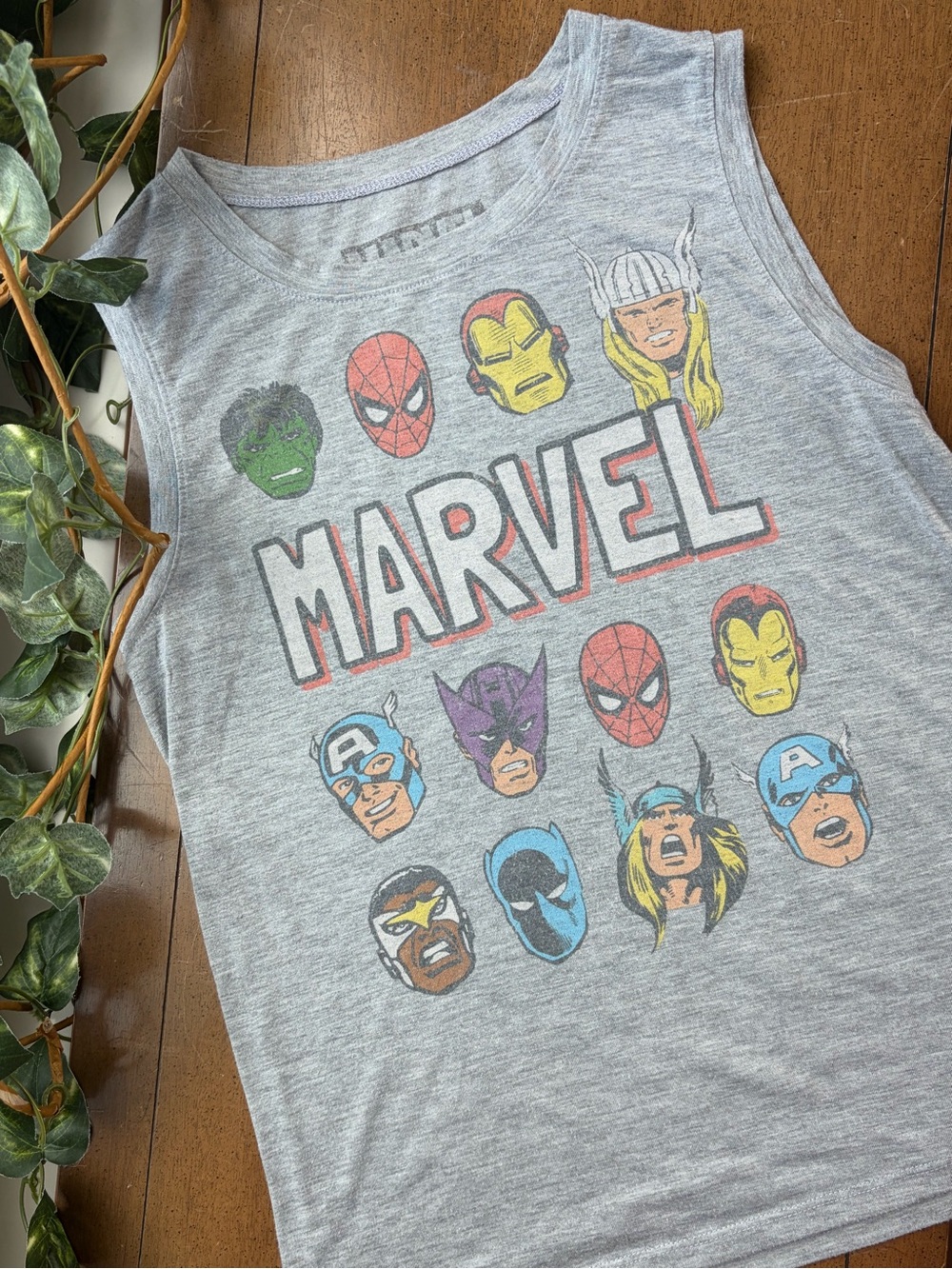 Marvel Superhero Avengers Graphic Tank Top Sleeveless Gray Shirt Medium
